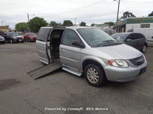 Used 2003 Chrysler Town & Country LX image 3