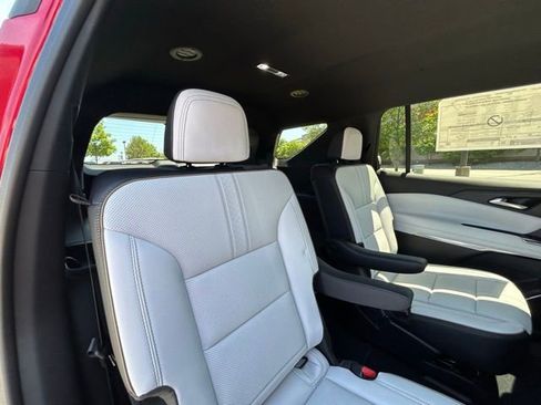 New 2025 Chevrolet Traverse High Country image 46