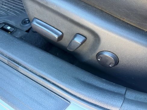 Used 2017 Toyota Camry SE image 26