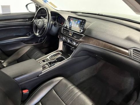 Used 2022 Honda Accord Touring image 11