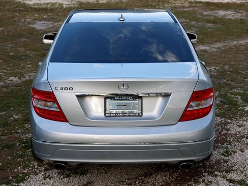 Used 2010 Mercedes-Benz C 300 Sedan image 9