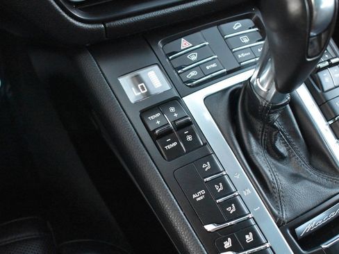 Used 2021 Porsche Macan AWD/4WD image 51