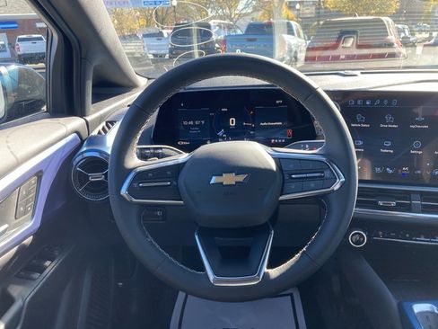 New 2026 Chevrolet Equinox EV LT image 12