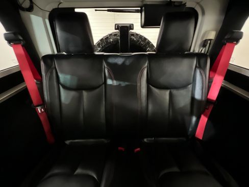 Used 2017 Jeep Wrangler Rubicon AWD/4WD image 22
