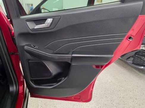 Used 2021 Ford Escape SE w/ Cold Weather Package FWD image 34