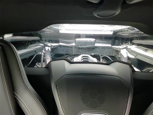 Used 2024 Chevrolet Corvette Stingray Coupe w/ Z51 Performance Package image 19