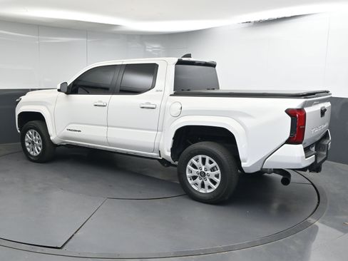 Used 2024 Toyota Tacoma SR5 image 6