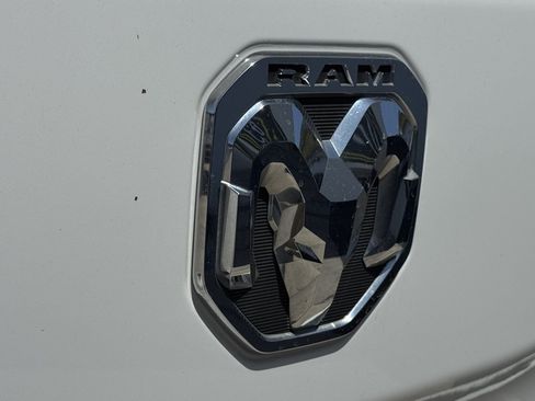 Used 2021 RAM 1500 Laramie AWD/4WD image 17