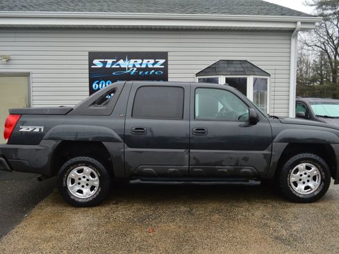 Used 2005 Chevrolet Avalanche Z71 w/ Sun And Sound Package image 6