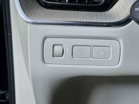 Used 2020 Volvo XC60 T8 Inscription w/ Protection Package Premier image 10