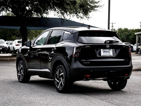 New 2025 Nissan Kicks SV image 5