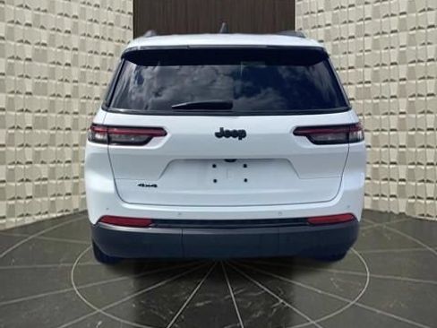 Certified 2023 Jeep Grand Cherokee L Altitude AWD/4WD image 8