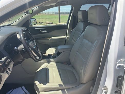 Used 2019 GMC Acadia Denali image 10