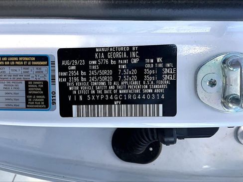 Used 2024 Kia Telluride EX w/ EX Captain's Chair Package FWD image 32