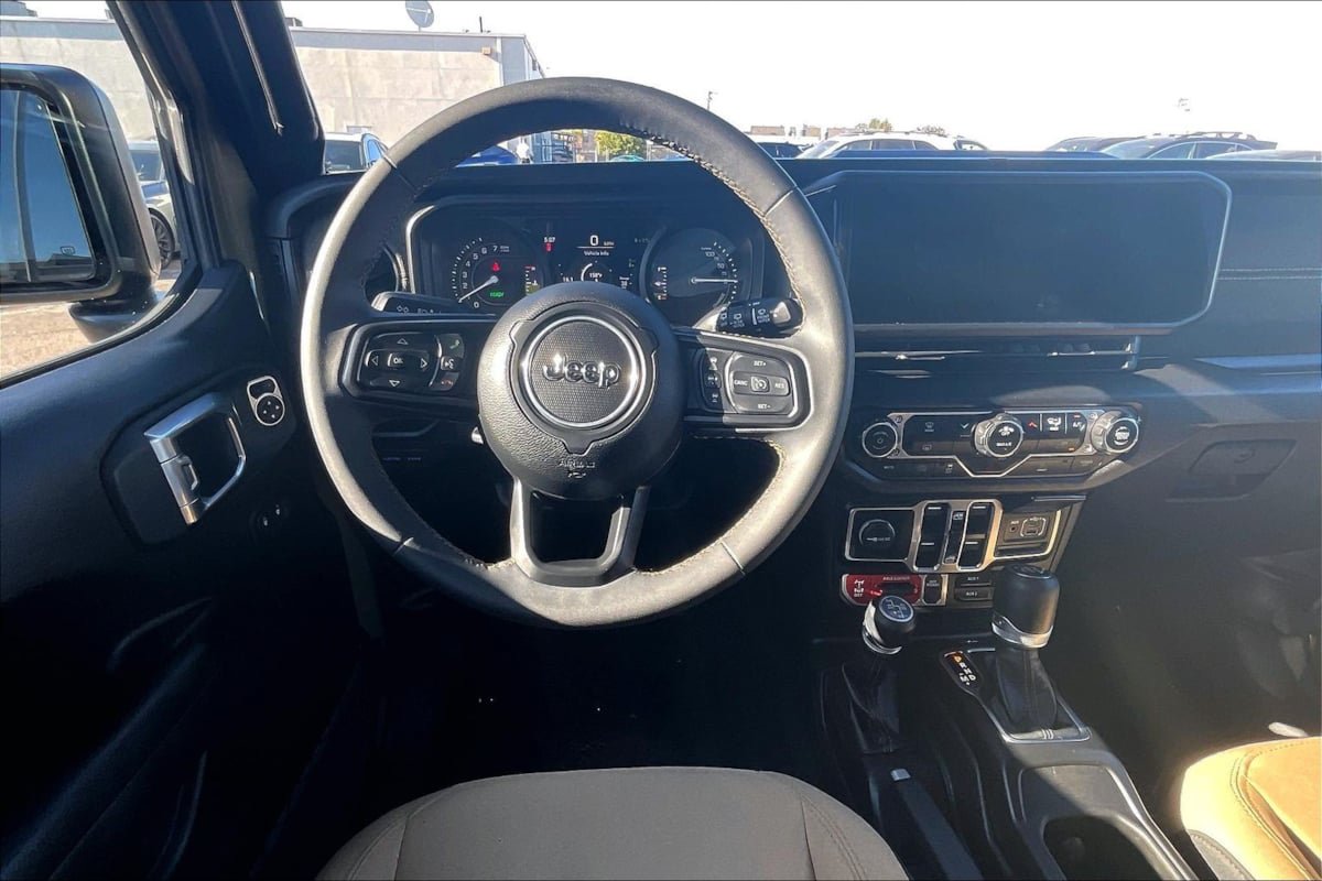 Used 2025 Jeep Wrangler Unlimited Sport S 4xe AWD/4WD image 5