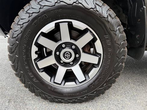 Used 2018 Toyota 4Runner TRD Off-Road image 7