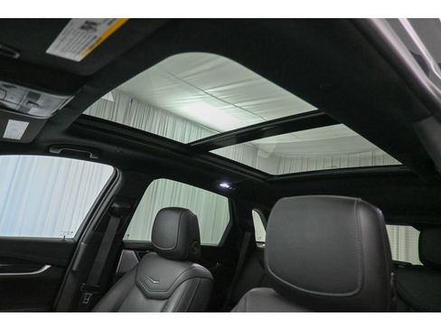 Used 2022 Cadillac XT5 Premium Luxury image 11