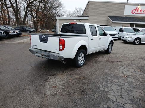 Used 2011 Nissan Frontier SV image 5