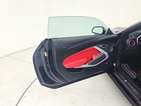 Certified 2021 Chevrolet Camaro LT image 20