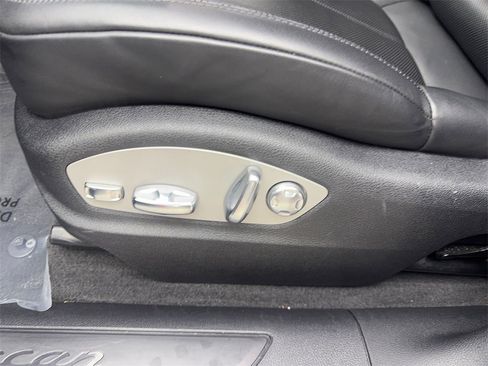 Used 2023 Porsche Macan image 28