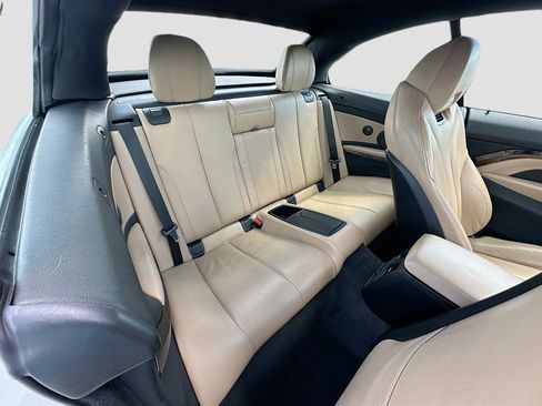 Used 2016 BMW M4 Convertible RWD image 28
