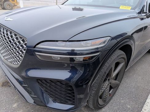 Used 2023 Genesis GV70 2.5T w/ Sport Prestige Package image 2