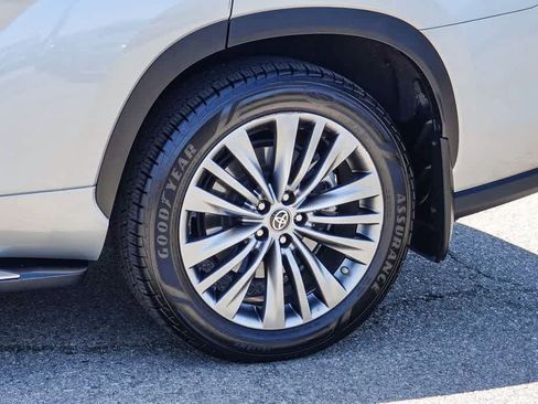 Used 2020 Toyota Highlander Platinum AWD/4WD image 10