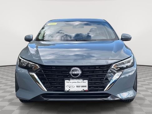 New 2025 Nissan Sentra SV w/ SV Premium Package FWD image 2