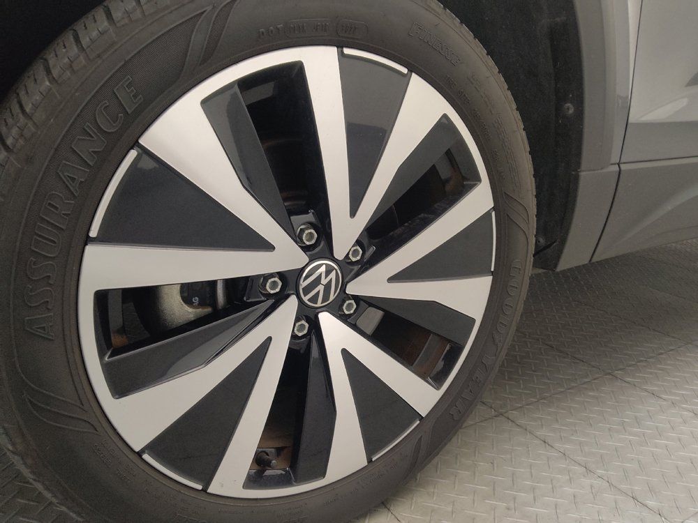 Used 2023 Volkswagen Taos SE FWD image 31