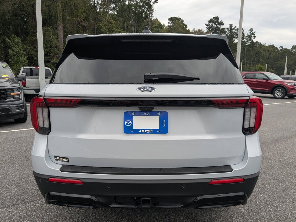 New 2026 Ford Explorer ST-Line RWD image 5