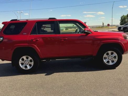 Used 2024 Toyota 4Runner SR5 Premium w/ Moonroof Package AWD/4WD image 9