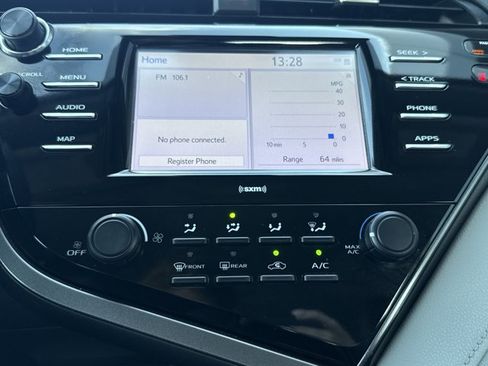 Used 2020 Toyota Camry LE image 21