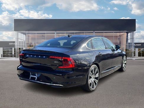 Used 2022 Volvo S90 B6 Inscription w/ Advanced Package image 4