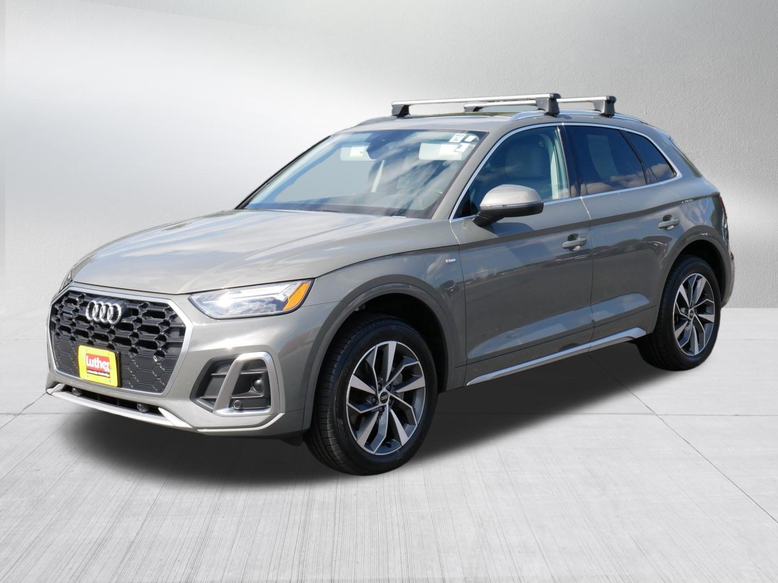 Used 2023 Audi Q5 2.0T Premium w/ Convenience Package AWD/4WD image 3