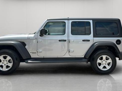 Used 2021 Jeep Wrangler Unlimited Sport AWD/4WD image 9