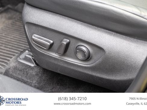 Used 2023 Toyota Highlander XLE AWD/4WD image 33