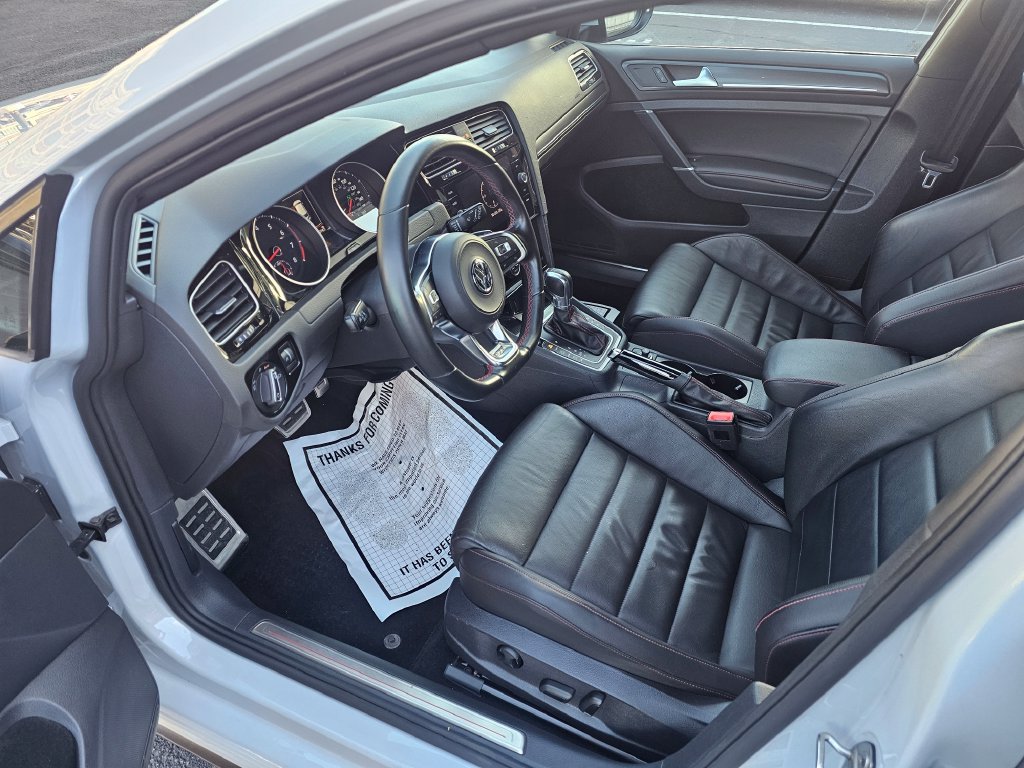 Used 2018 Volkswagen GTI 4-Door FWD image 17