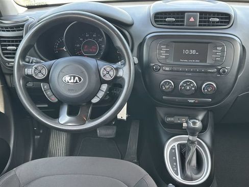 Used 2018 Kia Soul FWD image 10