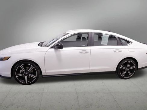 Used 2024 Honda Accord Sport image 3