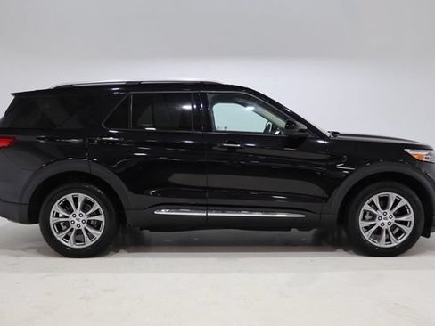 Used 2023 Ford Explorer Limited AWD/4WD image 9