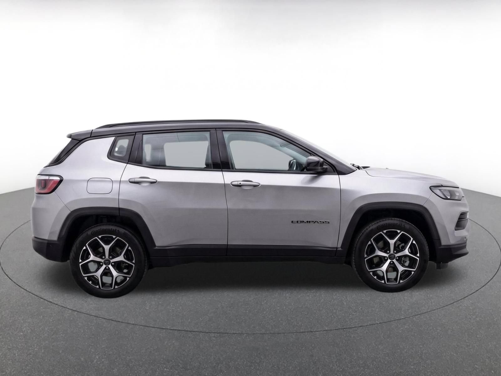 Used 2025 Jeep Compass Limited AWD/4WD image 9