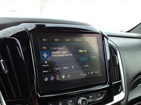 Used 2023 Chevrolet Traverse LT FWD image 6