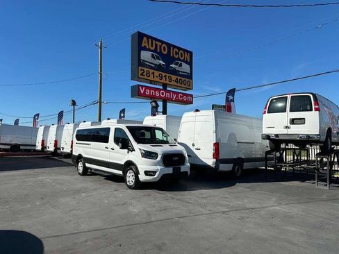 Used 2023 Ford Transit 350 XLT image 31