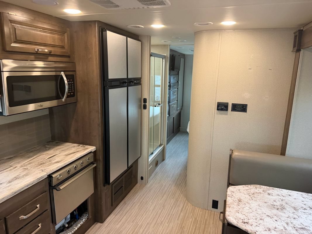 Used 2019 Ford E-450 and Econoline 450 Super Duty w/ Motorhome Prep Package RWD image 16