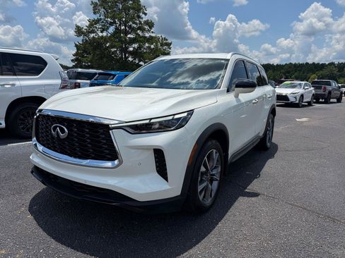 Used 2023 INFINITI QX60 Luxe w/ Cargo Package AWD/4WD image 2