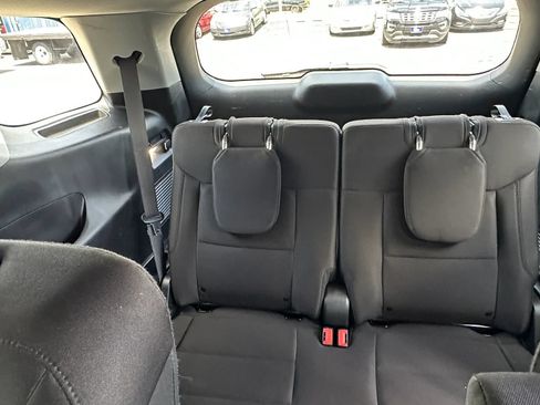 Used 2023 Ford Explorer XLT AWD/4WD image 15