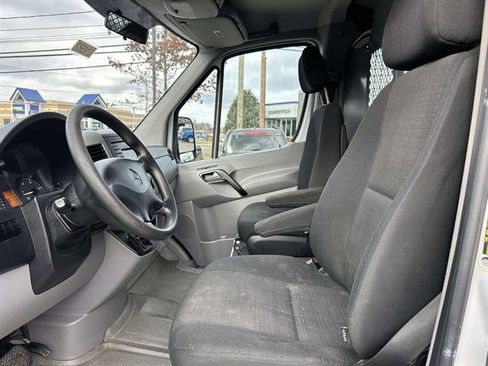 Used 2016 Mercedes-Benz Sprinter 2500 image 13