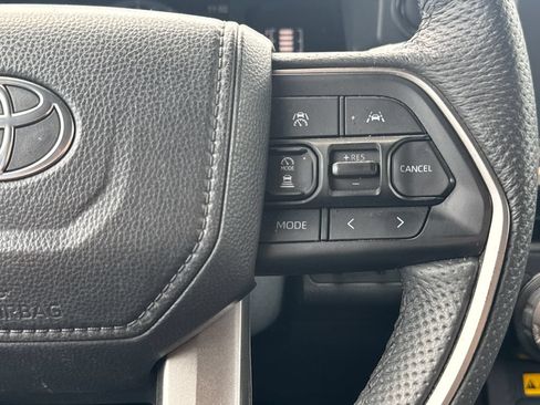 Used 2025 Toyota Tacoma SR5 AWD/4WD image 20