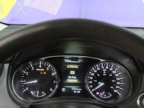 Used 2015 Nissan Rogue SV AWD/4WD image 18