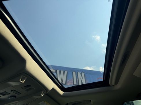 Used 2015 GMC Yukon Denali w/ Open Road Package image 34